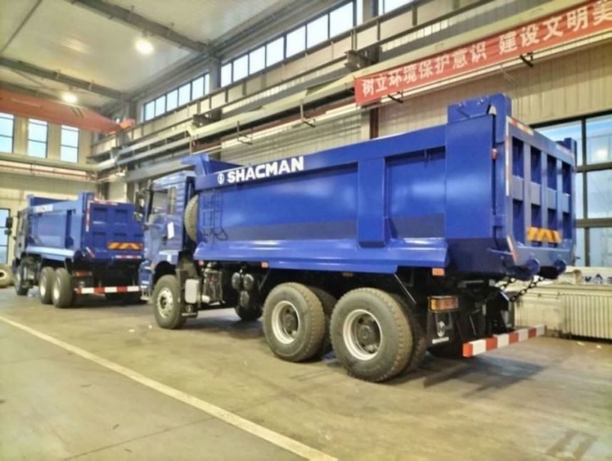 SHACMAN यू-कार्गो बॉक्स डंप ट्रक 6x4 H3000 380 यूरो II ब्लू टिपर मानक कैब 12.00R20 टायर
