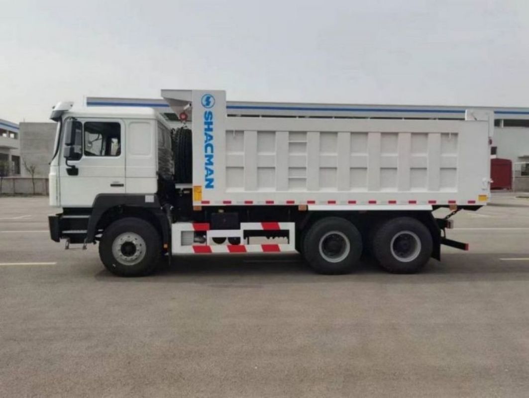 नई भारी शुल्क 10 पहियों SHACMAN डंप ट्रक F3000 6x4 340Hp यूरो II सफेद