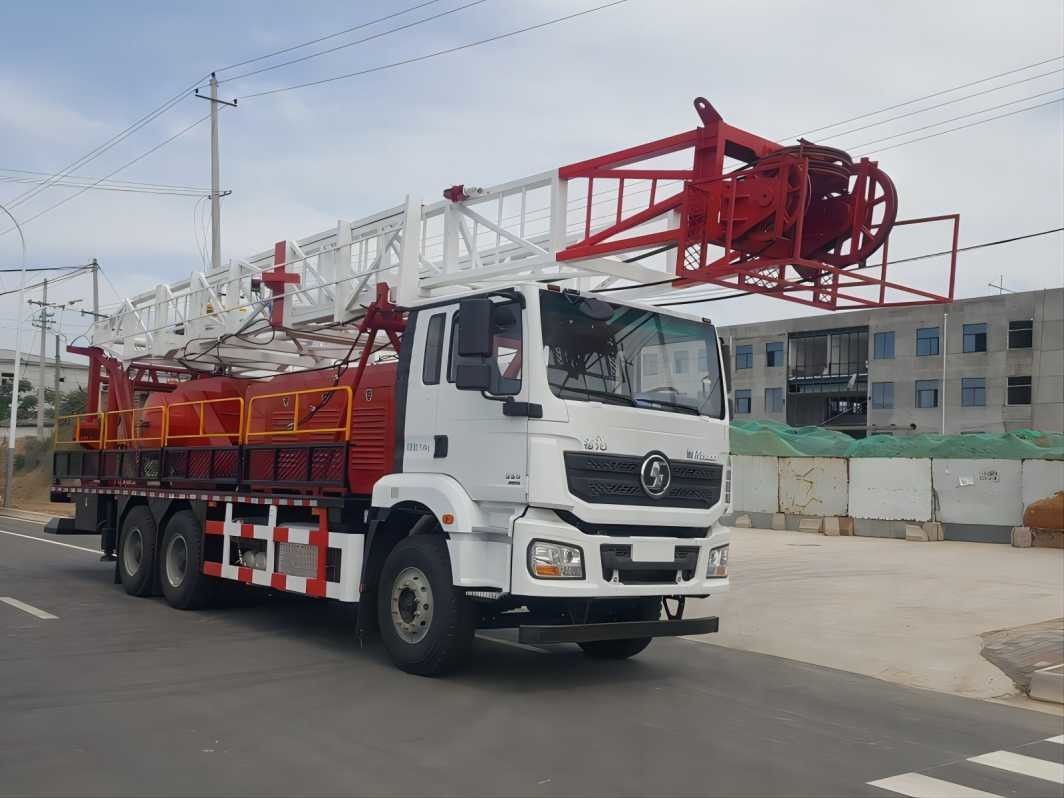 SHACMAN H3000 तेल ड्रिलिंग ट्रक 6x4 380HP यूरो II सफेद 50 टन तेल रिग चलाने वाले ट्रक