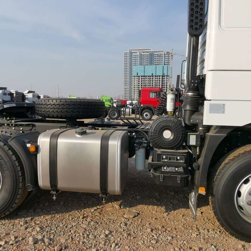 लाल SHACMAN F3000 375HP यूरो V 6-व्हील ट्रैक्टर हेड 4x2 WEICHAI इंजन