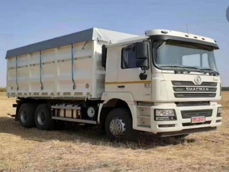 SHACMAN F3000 380HP 6x4 ट्रैक्टर ट्रक EuroII 10 पहिया डंप ट्रक WEICHAI इंजन