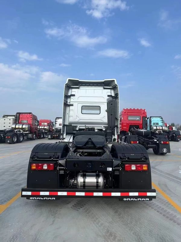 SHACMAN X3000 4x2 ट्रैक्टर ट्रक 430Hp पर्यावरण के अनुकूल यूरो II 6 टायर के साथ