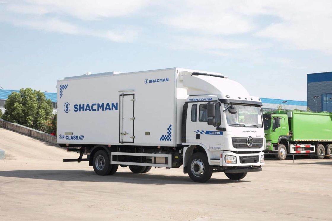 SHACMAN L3000 वैन कार्गो ट्रक 4x2 340Hp ट्रक 290Hp यूरो II सफेद 6 पहियों कार्गो ट्रक