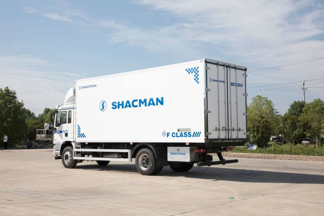 SHACMAN L3000 वैन कार्गो ट्रक 4x2 340Hp ट्रक 290Hp यूरो II सफेद 6 पहियों कार्गो ट्रक