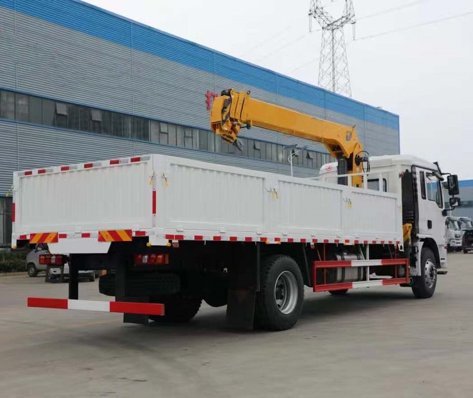 शैकमैन एल3000 4X2 10 टन लोडिंग क्षमता कार्गो ट्रक 240HP कार्गो वाहक क्रेन अच्छी गुणवत्ता में