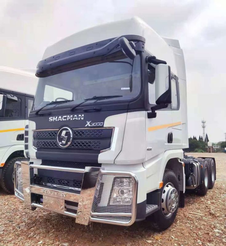 SHACMAN X3000 6x4 ट्रैक्टर ट्रक यूरोवी 480HP सफेद ट्रक ट्रैक्टर सिर के साथ विस्तारित उच्च छत केबिन और 400L ईंधन टैंक