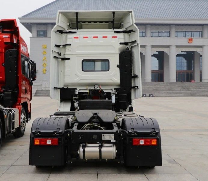 SHACMAN X3000 4x2 ट्रैक्टर 420HP डबल स्लीपर बाएं ड्राइवर अल्जीरिया के लिए ट्रैक्टर ट्रक
