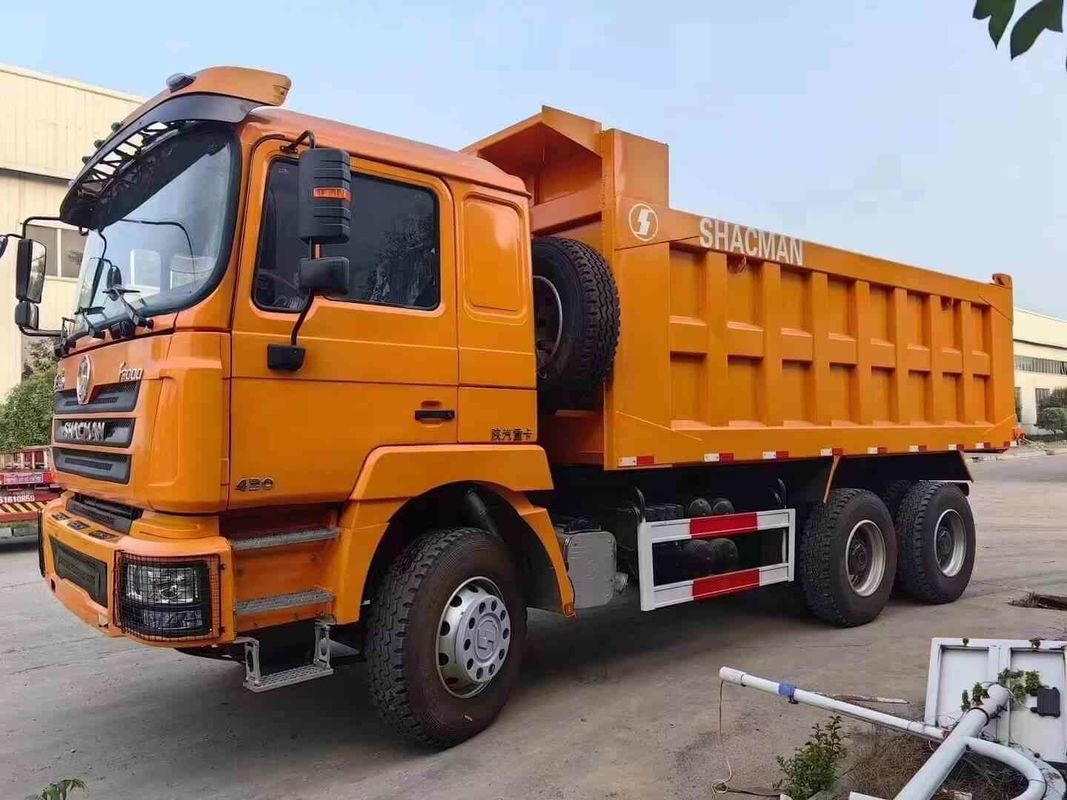 नीयन लाल भारी डंप ट्रक 20 घन गज क्षमता MAN धुरी टक्कर को कम करने की प्रणाली