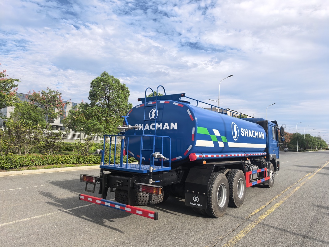 SHACMAN F3000 6x4 Water Tank Truck with 220kW Power 1240 N*M Torque and 9.726L Displacement