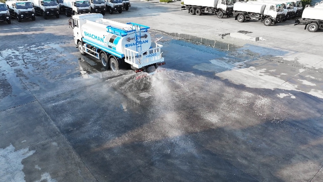 शैकमान एच3000 4X2 वाटर ट्रक, 336HP इंजन, 10m³ टैंक और लेफ्ट-हैंड ड्राइव यूरो II